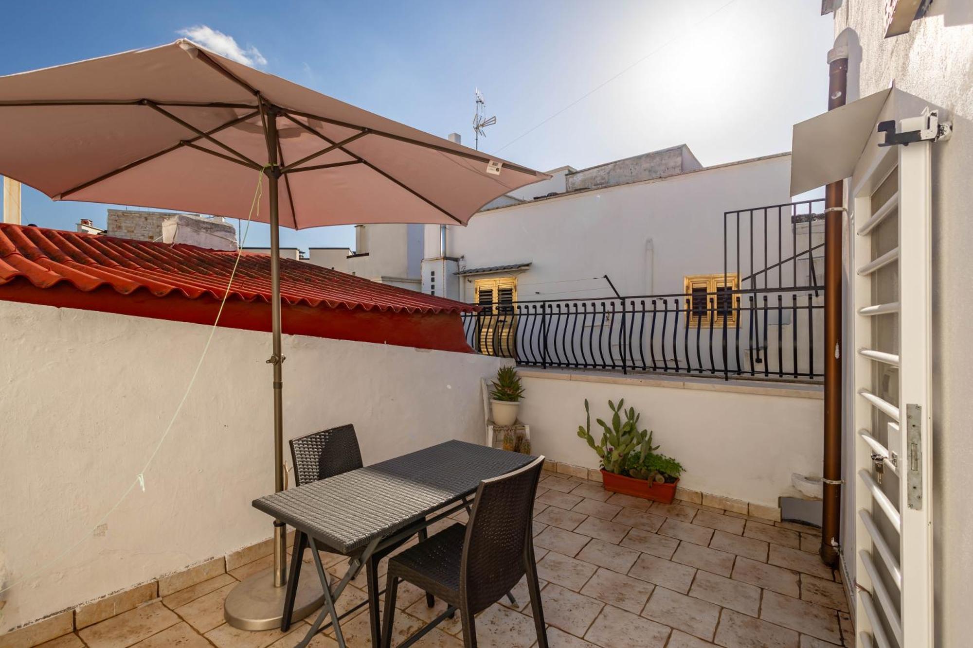 Antiche Mura Apartments "Nel Cuore Della Puglia"Bivani, Cucina, Terrazzo 투리 외부 사진